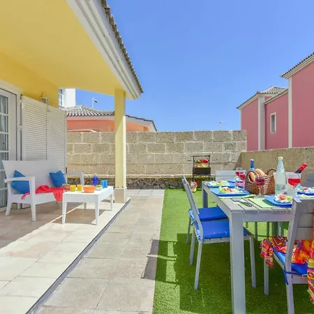 Villa Atenas By *